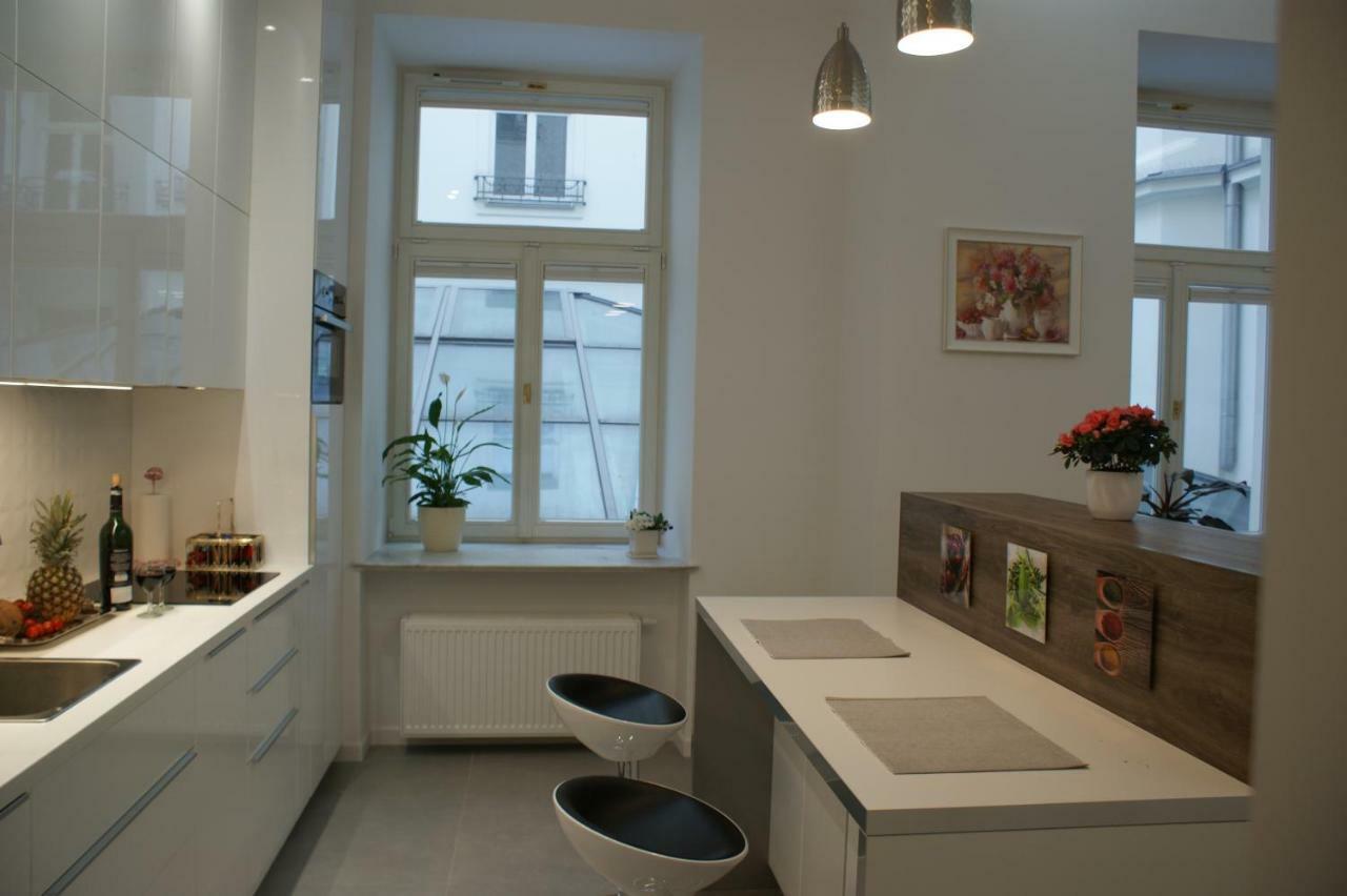 Lovely Apartment- Poznanska 16 Varsó Kültér fotó
