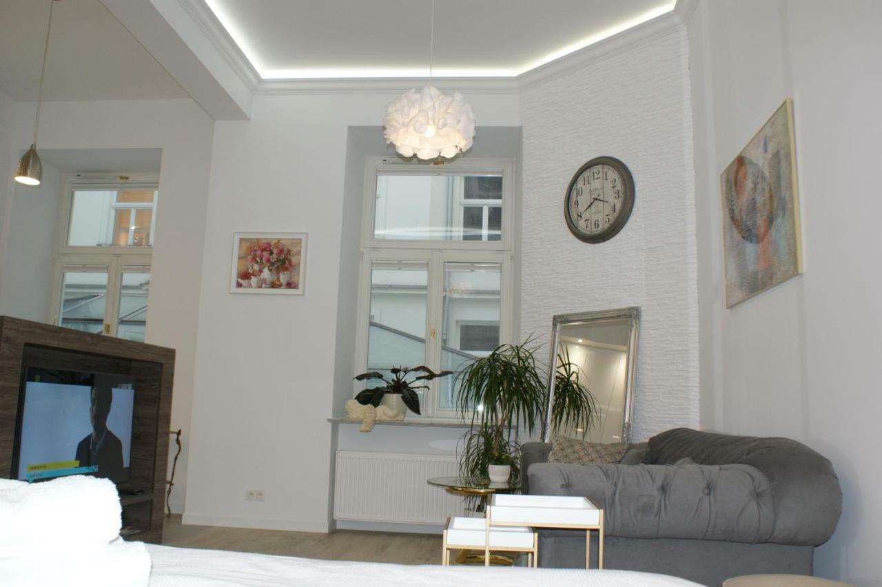 Lovely Apartment- Poznanska 16 Varsó Kültér fotó